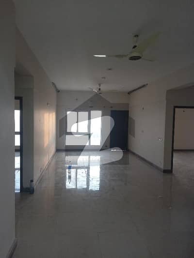 کلفٹن ۔ بلاک 8 کلفٹن,کراچی میں 3 کمروں کا 9 مرلہ فلیٹ 1.65 لاکھ میں کرایہ پر دستیاب ہے۔