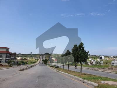 Exclusive Location Express Way 4 Marla Commercial Plot