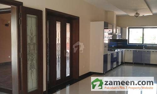 1 Kanal Corner Outstanding House For Sale In Bahria Town Phase 5
