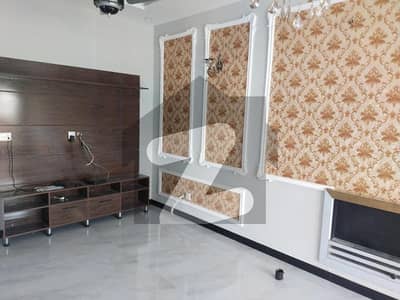 الفلاح ٹاؤن لاہور میں 3 کمروں کا 5 مرلہ مکان 2.1 کروڑ میں برائے فروخت۔