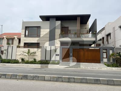 500 Yards Brand New Top Quality Bungalow For Sale