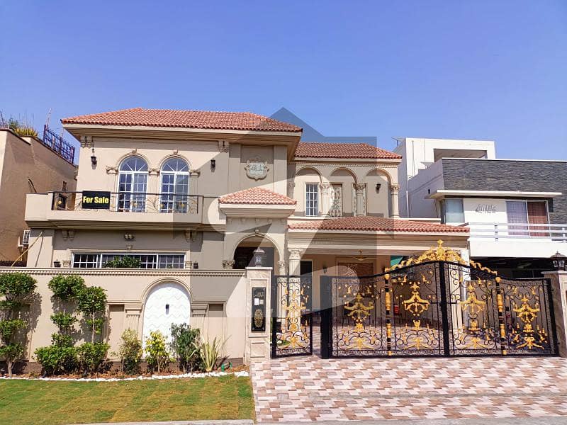 1 Kanal Luxury House For SALE In NFC 1 Wapda Town Hot Location