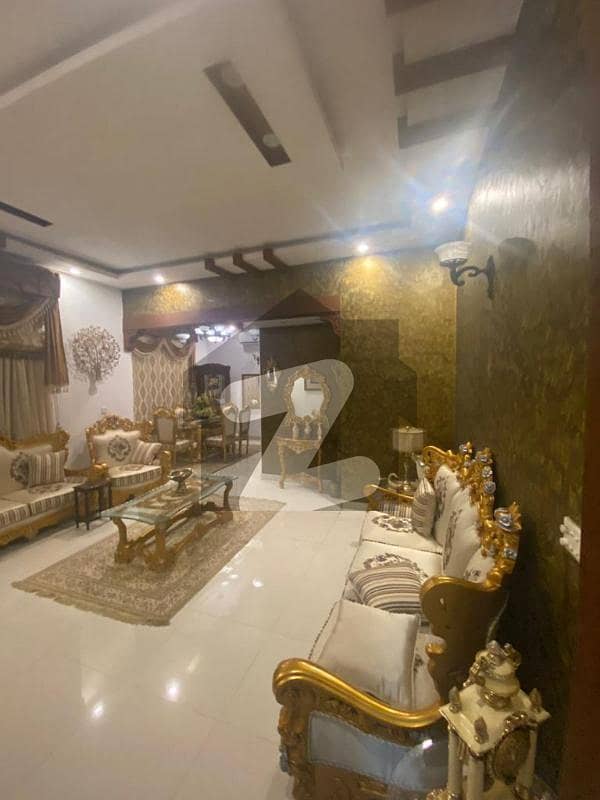ڈی ایچ اے فیز 8 ڈی ایچ اے ڈیفینس,کراچی میں 6 کمروں کا 1 کنال مکان 10.3 کروڑ میں برائے فروخت۔