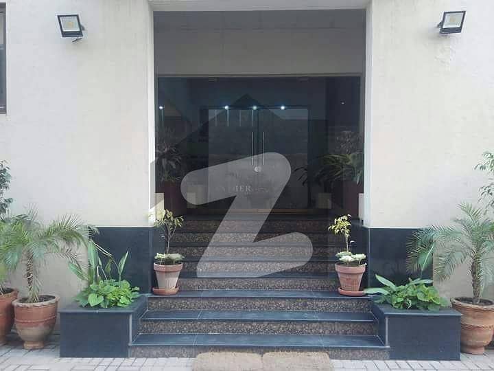 گلبرگ لاہور میں 5 کمروں کا 3 کنال دفتر 15.5 لاکھ میں کرایہ پر دستیاب ہے۔
