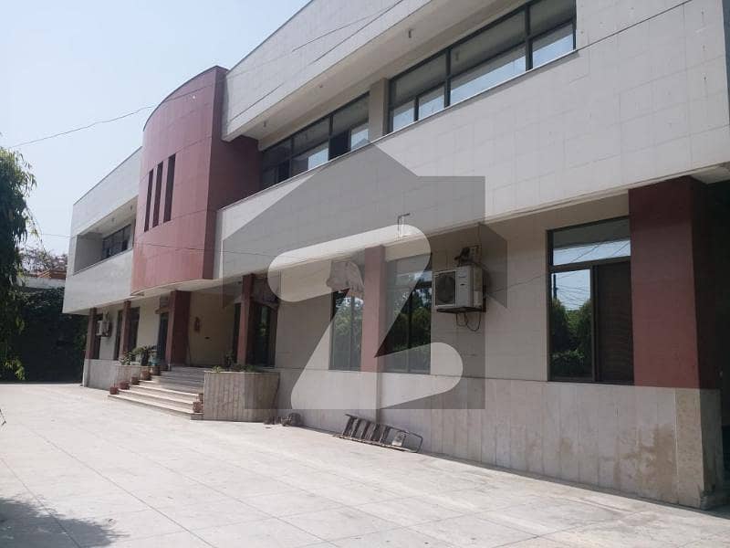 25000 SQFT OFFICE FIRST FLOOR FOR RENT NEAR MALL ROAD AND JAIL ROAD GULBERG LAHORE