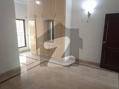 10 Marla Beautiful House Available For Rent In EE Block Phase 4 DHA Lahore