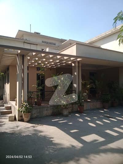 4 Kanal House For Rent In Gulberg MM Alam Road Near KFC Best For School College And Multi National Companies