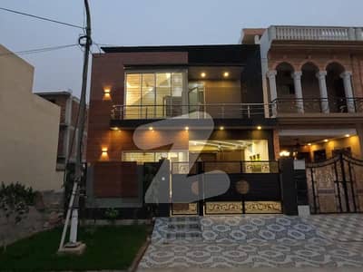 5 Marla Beautiful House For Sale In AA Block Central Park Lahore