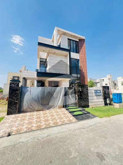 10 Marla Brand New House For Sale Hot Location M2A Lake City Lahore