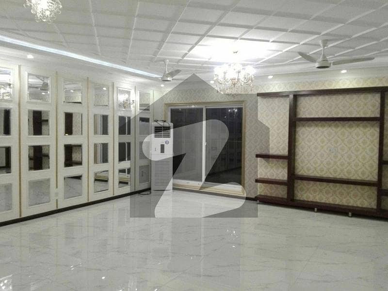 بحریہ ٹاؤن عثمان بلاک بحریہ ٹاؤن سیکٹر B,بحریہ ٹاؤن,لاہور میں 4 کمروں کا 8 مرلہ مکان 3.4 کروڑ میں برائے فروخت۔