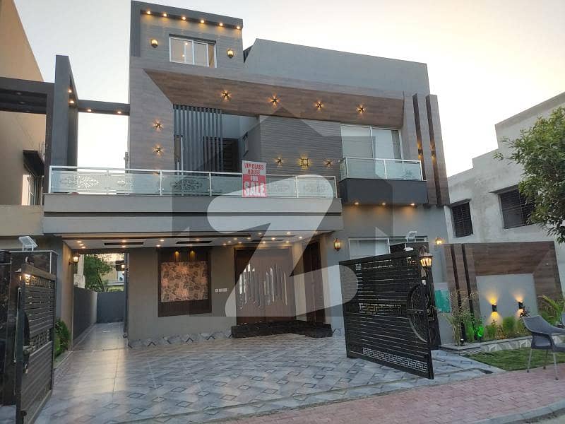 Luxurious Designer 10 Marla Upper Portion with Gas House For Rent in Bahria Town Lahore