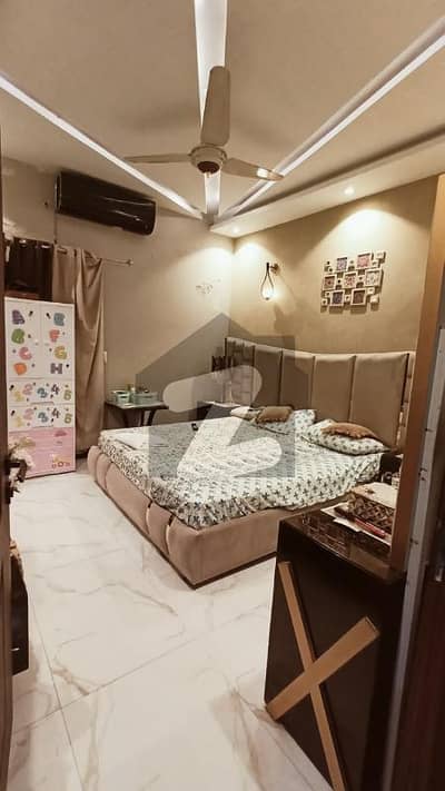 مصطفیٰ ٹاؤن لاہور میں 4 کمروں کا 5 مرلہ مکان 2.1 کروڑ میں برائے فروخت۔