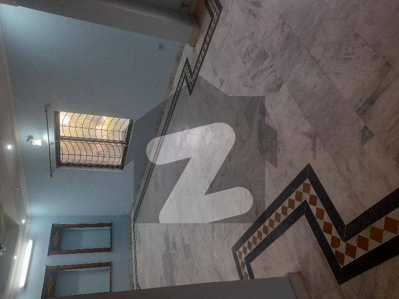 سوان گارڈن اسلام آباد میں 6 کمروں کا 1 کنال مکان 1.5 لاکھ میں کرایہ پر دستیاب ہے۔
