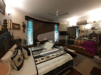F 11 fully furnished room bath kitchn all facilities available