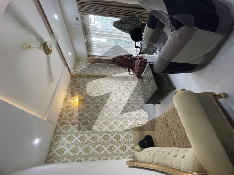 ایل ڈی اے ایوینیو لاہور میں 3 کمروں کا 10 مرلہ مکان 2.39 کروڑ میں برائے فروخت۔