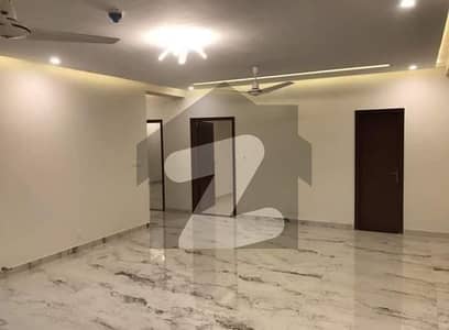 عسکری 11 - سیکٹر ڈی عسکری 11,عسکری,لاہور میں 4 کمروں کا 12 مرلہ فلیٹ 1.2 لاکھ میں کرایہ پر دستیاب ہے۔