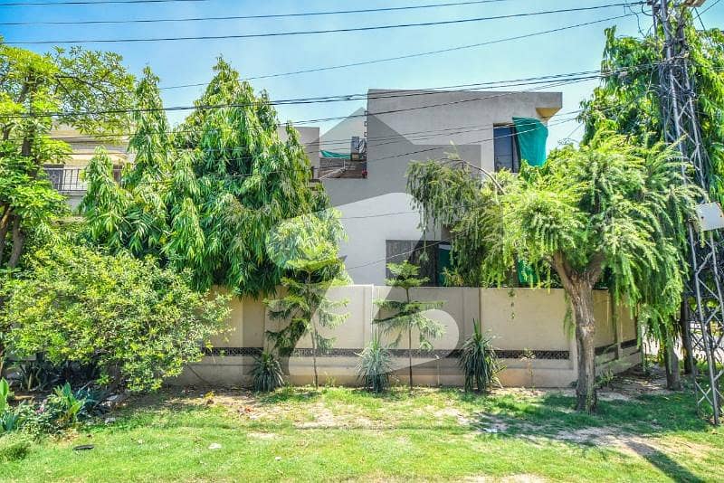 Corner House 10 Marla 4 Bedroom House Available For Rent in DHA phase 4 Lahore Cantt
