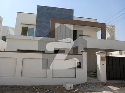 Corner In Malir Cantonment 500 Square Yards House For Sale