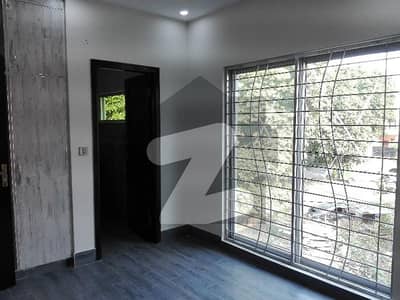 Prominently-Located House Available In Wapda Town Phase 1 Block G3 For Sale