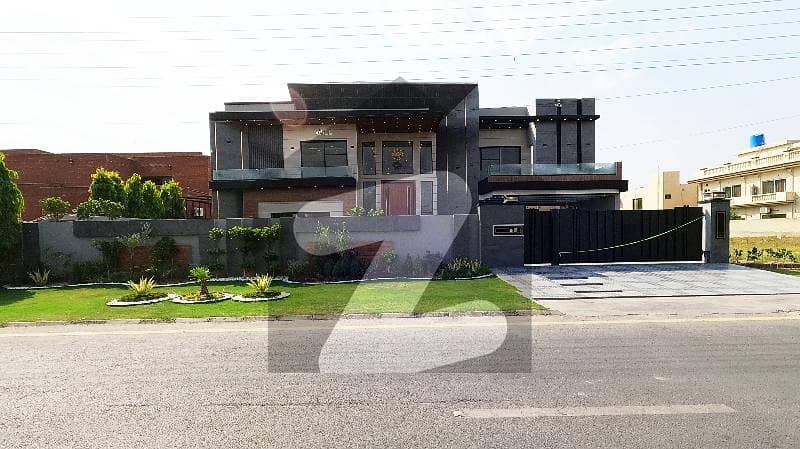 ویلینشیاء ہاؤسنگ سوسائٹی لاہور میں 6 کمروں کا 2 کنال مکان 16.75 کروڑ میں برائے فروخت۔