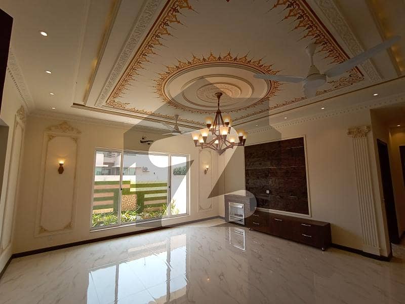 ڈی ایچ اے فیز 7 ڈیفنس (ڈی ایچ اے),لاہور میں 4 کمروں کا 10 مرلہ مکان 4.85 کروڑ میں برائے فروخت۔