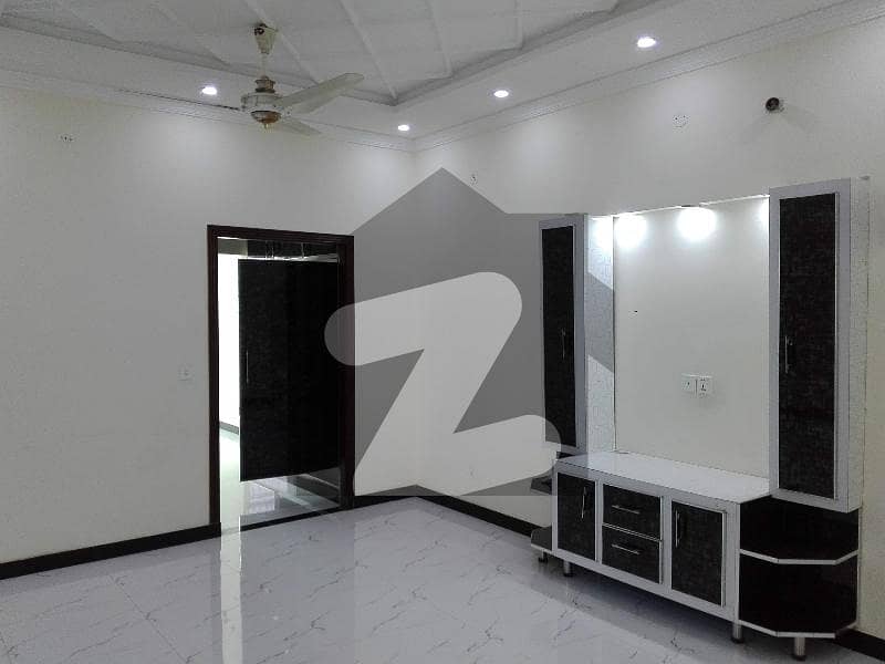 In Khayaban-e-Amin 5 Marla House For sale