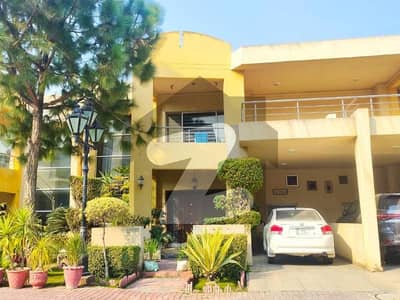 Outstanding Location 8 Marla Double Story House For Rent in Phase 8 Bahria town.