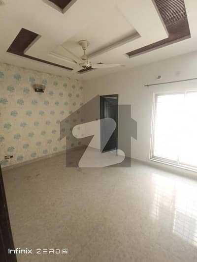 اسٹیٹ لائف ہاؤسنگ سوسائٹی لاہور میں 3 کمروں کا 5 مرلہ مکان 58.0 ہزار میں کرایہ پر دستیاب ہے۔
