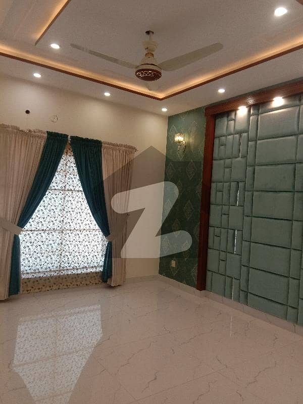 10 Marla Upper Portion For Rent In Shaheen Block Bahria Town Lahore