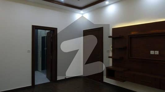 ای ایم ای سوسائٹی لاہور میں 3 کمروں کا 5 مرلہ مکان 80.0 ہزار میں کرایہ پر دستیاب ہے۔