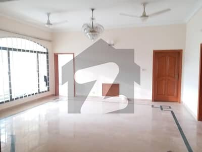 Upper Portion Separate Gate 1 Kanal Available For Rent