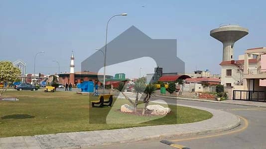 بحریہ ٹاؤن - اوورسیزبی بحریہ ٹاؤن اوورسیز انکلیو,بحریہ ٹاؤن,لاہور میں 18 مرلہ رہائشی پلاٹ 2.35 کروڑ میں برائے فروخت۔