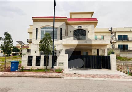 10 Marla Beautiful Designer House For Sale In Bahria Enclave