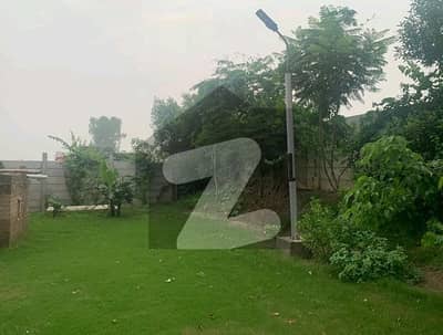 بیدیاں بیدیاں روڈ,لاہور میں 1 کمرے کا 5 کنال فارم ہاؤس 1.75 کروڑ میں برائے فروخت۔