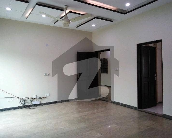 عسکری 11 عسکری,لاہور میں 5 کمروں کا 1 کنال مکان 7.47 کروڑ میں برائے فروخت۔