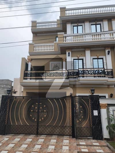 10 Marla brand new house for sale in Architect society johar town UCP university