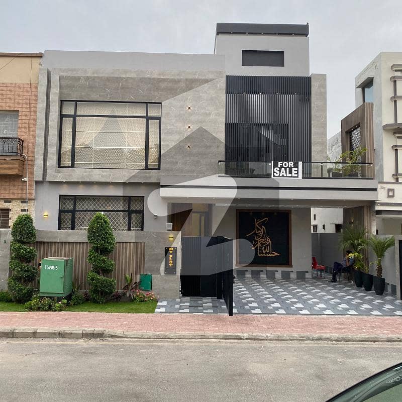 10 Marla Modern House For Sale in Bahria Town ,Lahore