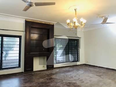 F-7,500 Sq. Yard Old House C D A Transfer Available For Sale
