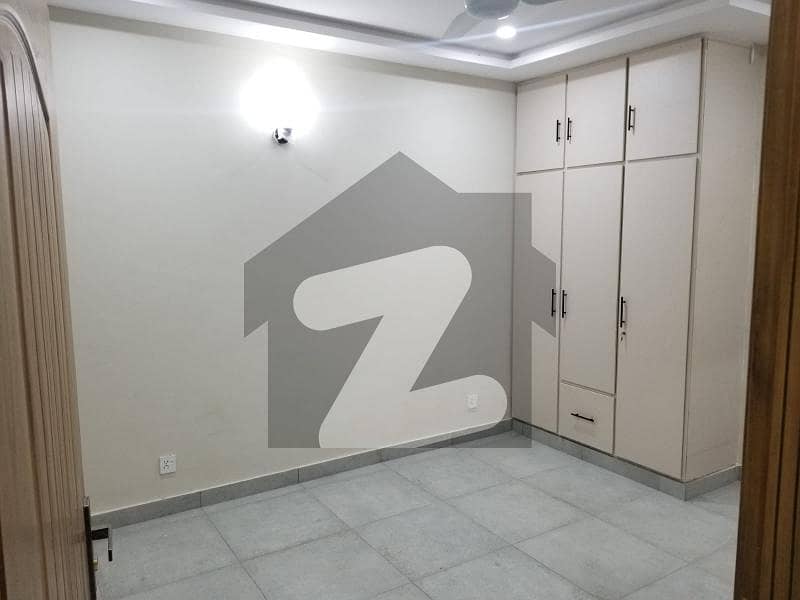 one bed unfurnished apparment avilable for sale in E-11/2