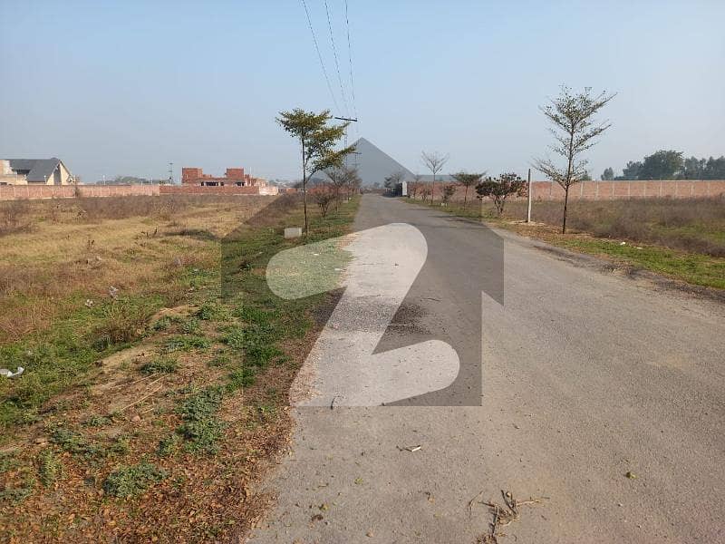 10 MARLA POSSESSION PLOT AVAILABLE FOR SALE Y-3533 80FT ROAD