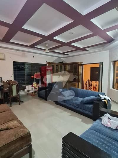 سرور روڈ کینٹ,لاہور میں 5 کمروں کا 1 کنال مکان 10.5 کروڑ میں برائے فروخت۔