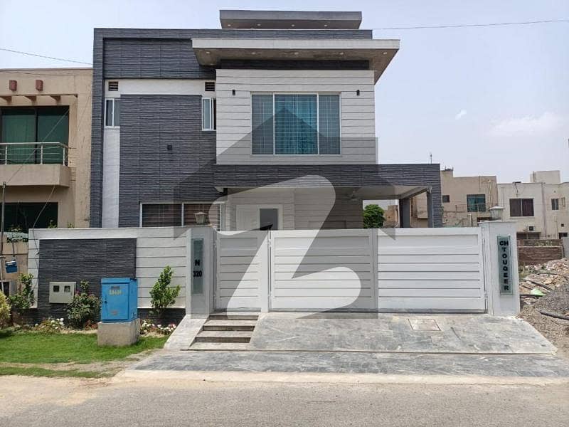 10 MARLA BRAND NEW FULLY FURINSHED HOUSE FOR RENT NEAR PARK IN DHA PHASE 8