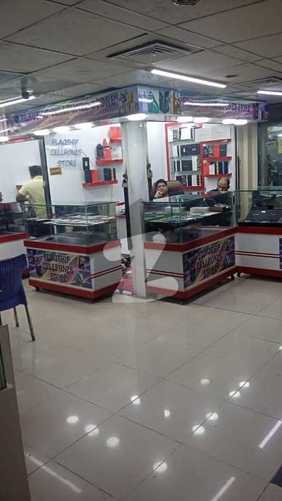Gorgeous Prime Location 200 Square Feet Shop For Rent Available In Saddar
