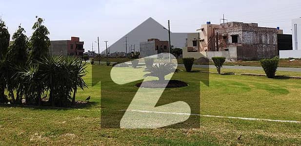 5 Marla Amazing Location Facing Park Plot On 40 Feet Road Available For Sale In Tariq Garden Block B