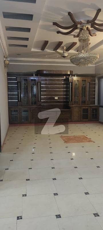 جوہر ٹاؤن فیز 1 جوہر ٹاؤن,لاہور میں 5 کمروں کا 10 مرلہ مکان 1.5 لاکھ میں کرایہ پر دستیاب ہے۔