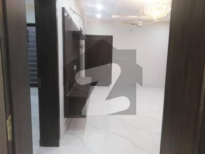 مارگلہ ویو ہاؤسنگ سوسائٹی ڈی ۔ 17,اسلام آباد میں 5 کمروں کا 9 مرلہ مکان 3.6 کروڑ میں برائے فروخت۔