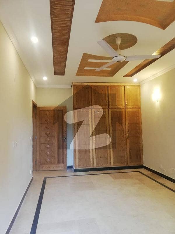 جی ۔ 13 اسلام آباد میں 4 کمروں کا 7 مرلہ مکان 1.6 لاکھ میں کرایہ پر دستیاب ہے۔