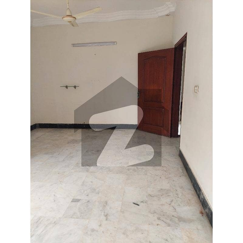 Gulshan-E-Iqbal Block 14 Royal Residency 1st Floor 1800 Sq Feet Plus 1500 Sq Feet Terrace Extra Land Apartment Best Chance Deal Reasonable Price