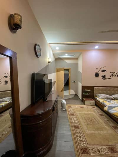 پولیس کالونی پشاور میں 9 کمروں کا 1 کنال مکان 11.3 کروڑ میں برائے فروخت۔