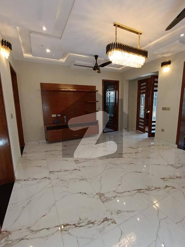 10 marla house for rent in sector c bahria town lahore